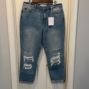 Brand new never wore distressed cropped jeans